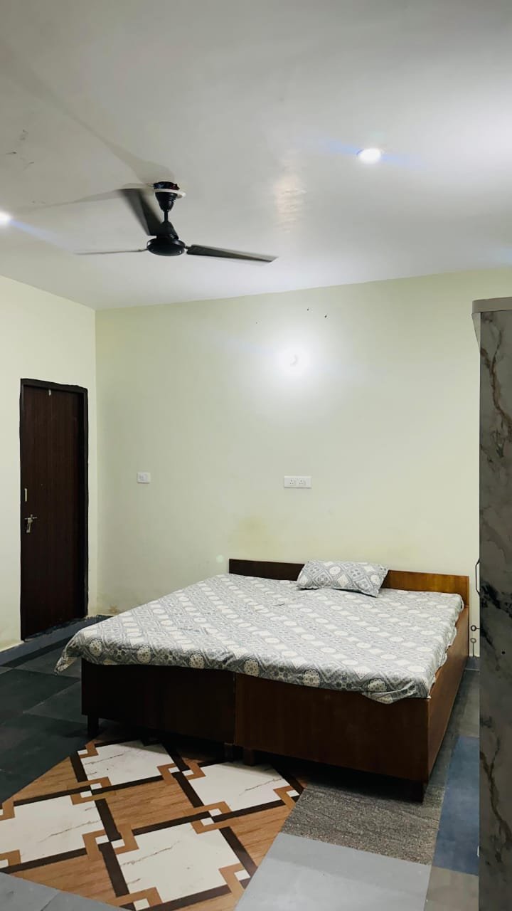 2 BHk and 1 BHK Flats in Sector 62